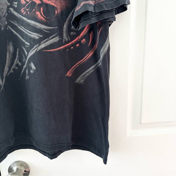 Vintage Anvil Liquid Blue Paper Tag Black 2008 Red Skull Pile Graphic Tee XL - Picture 15 of 16